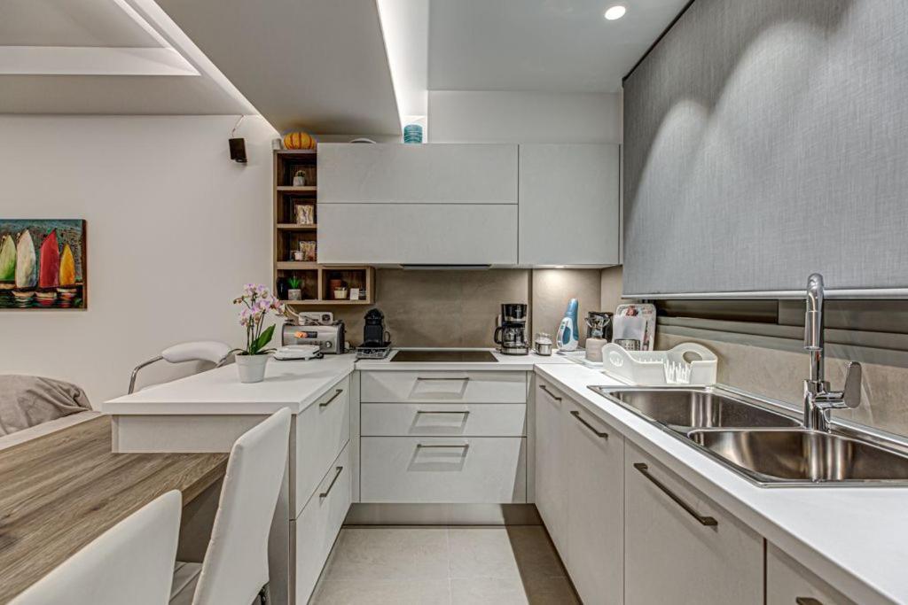 Deluxe & Modern Apartment In Athén Kültér fotó