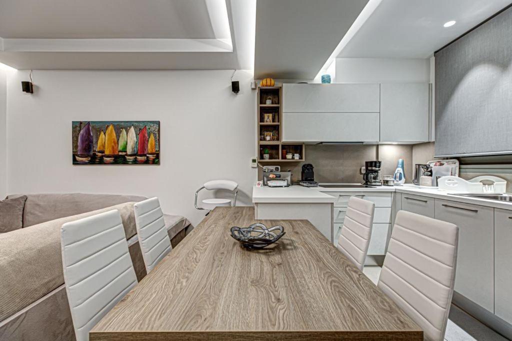 Deluxe & Modern Apartment In Athén Kültér fotó